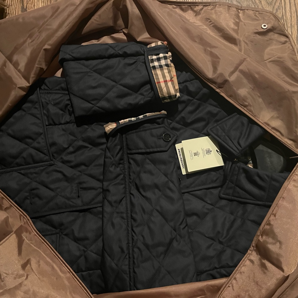 BURBERRY
Diamond Quilted Thermoregulated Jacket